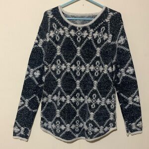 Women’s Long Sleeved Sweater